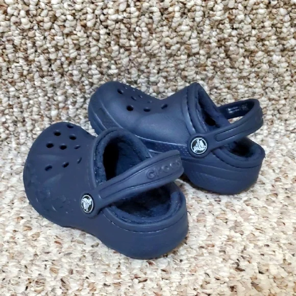 Kids CROCS Blue Lined Shoes, Size C8 - Picture 2 of 7